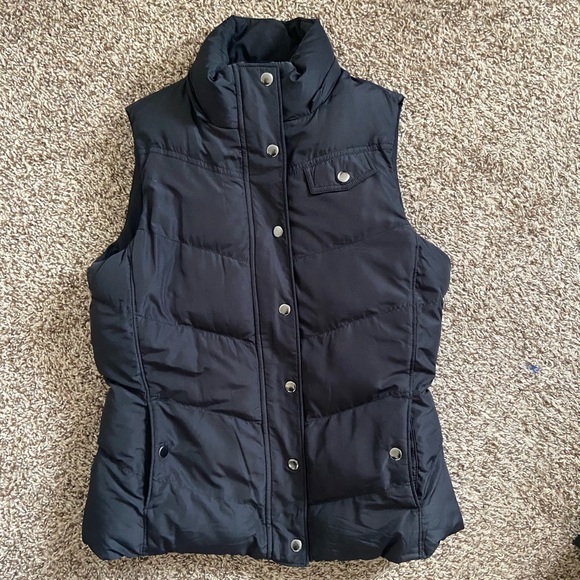 Banana Republic Jackets & Blazers - Banana Republic Puffer Vest